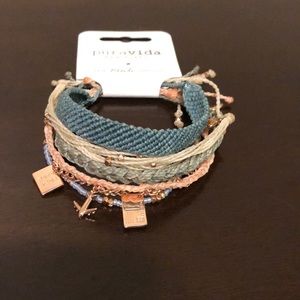 5 pack of Pura Vida bracelets- The Blonde Abroad